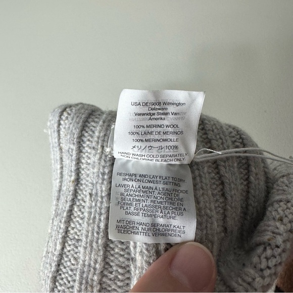 NEW Madewell Gray Rainbow 100% Merino Wool Pom-Pom Beanie - Picture 5 of 6